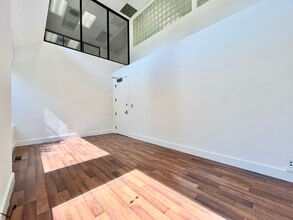 930 Montgomery St, San Francisco, CA à louer Photo intérieure– Image 2 sur 2