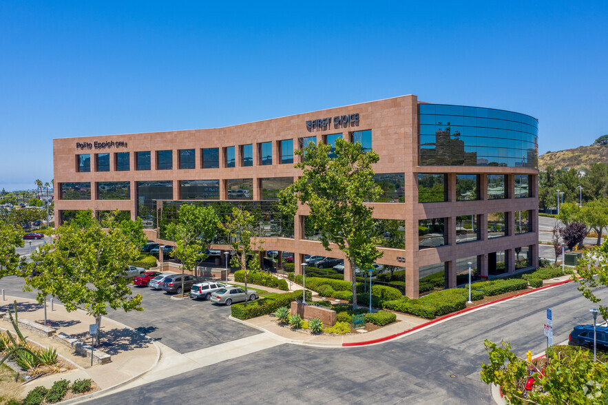 100 E San Marcos Blvd, San Marcos, CA à louer - Photo de l’immeuble – Image 1 sur 7