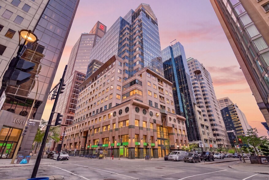 999 De Maisonneuve Boul O, Montréal, QC à louer - Photo de l’immeuble – Image 2 sur 33