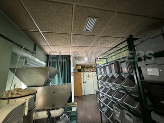 Plus de détails pour Local commercial à louer