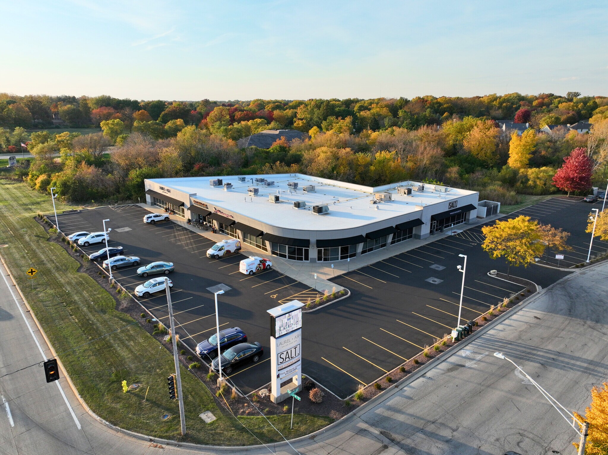 6824-6860 Spring Creek Rd, Rockford, IL à louer Photo de l’immeuble– Image 1 sur 6
