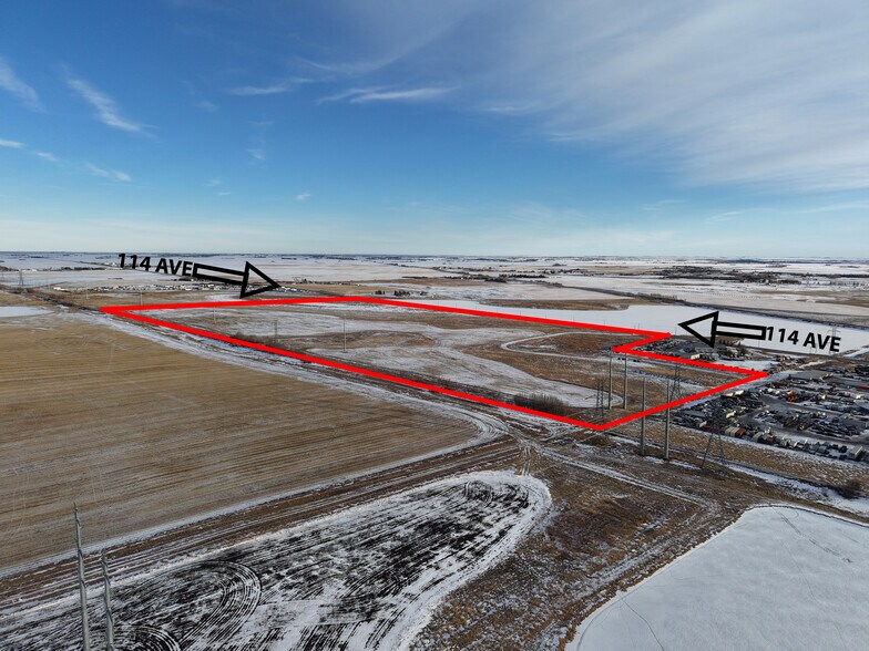 10600 114 Av SE, Calgary, AB à vendre - Aérien – Image 3 sur 8