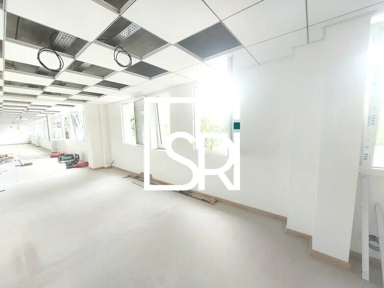 Bureau dans Clermont-Ferrand à louer - Photo de l’immeuble – Image 3 sur 10