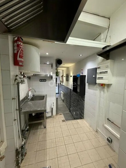 Local commercial dans Orléans à louer - Photo de l’immeuble – Image 3 sur 6