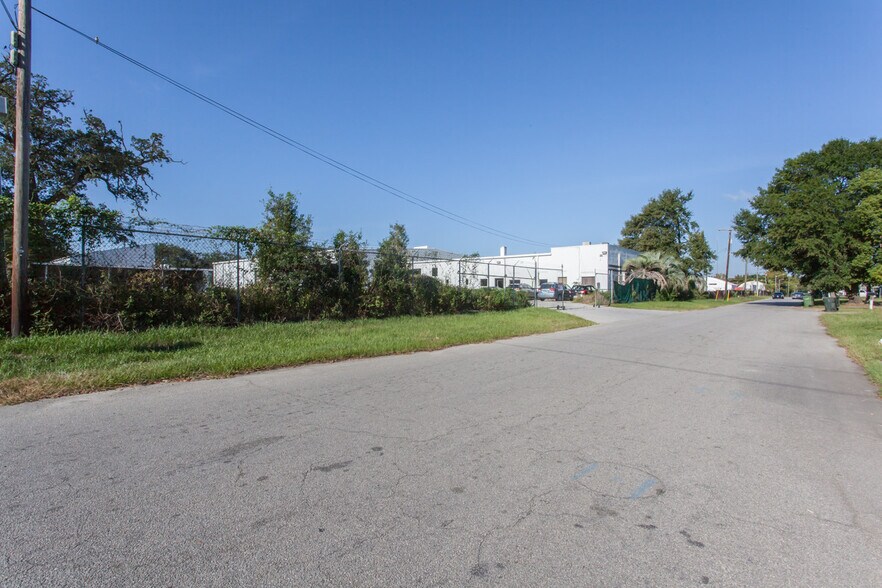 1313 Rogers St, Savannah, GA à vendre - Photo de l’immeuble – Image 3 sur 70