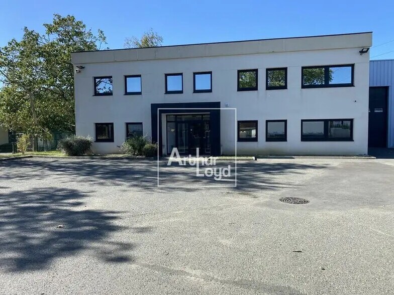Local d'activités dans Lisses à vendre - Photo de l’immeuble – Image 1 sur 7