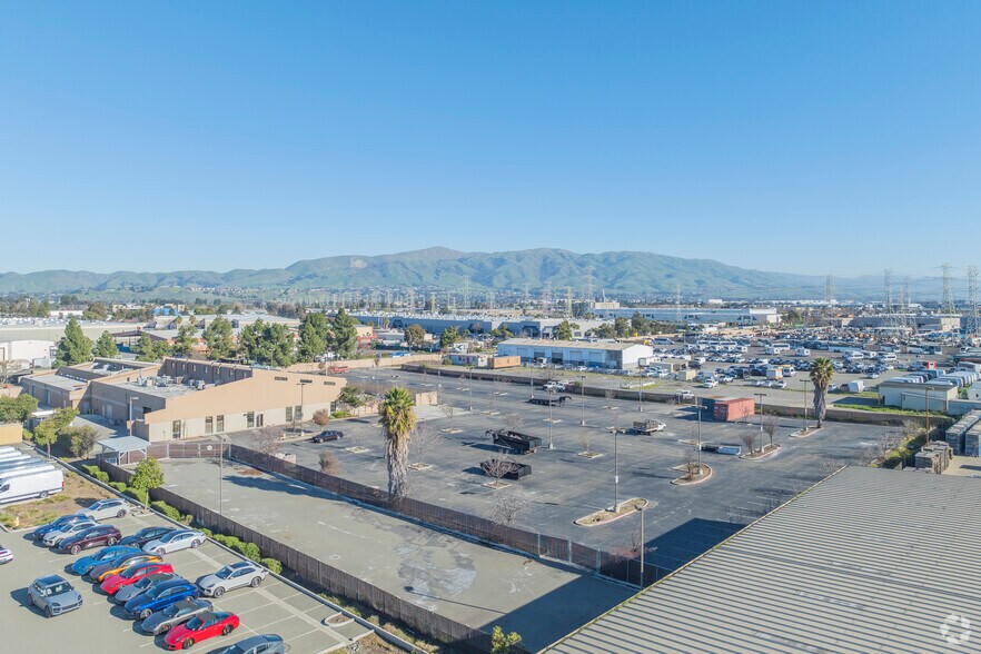 42011 Boscell Rd, Fremont, CA à louer - Photo de l’immeuble – Image 1 sur 58