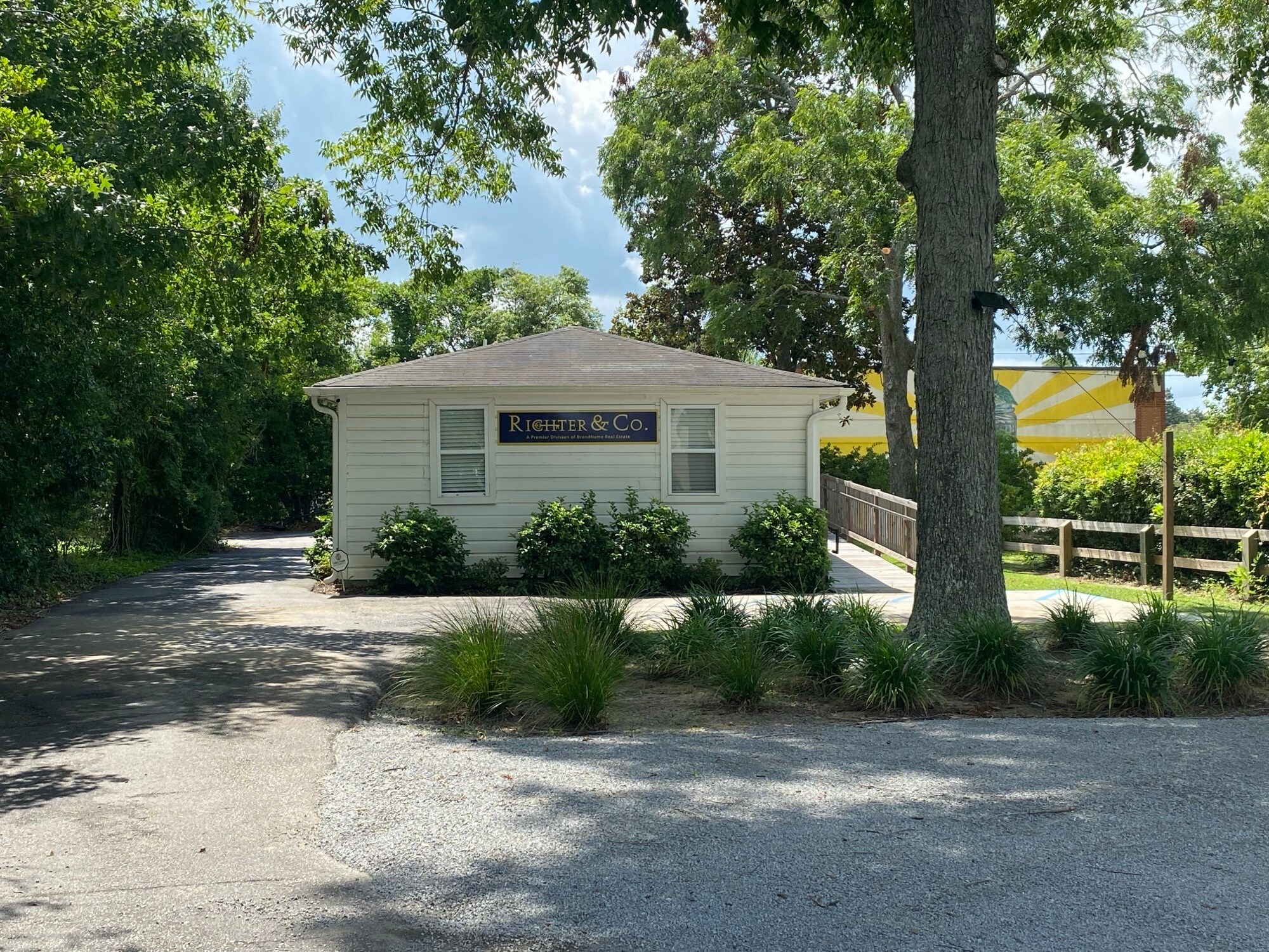 419 N Cedar St, Summerville, SC à louer Photo de l’immeuble– Image 1 sur 13