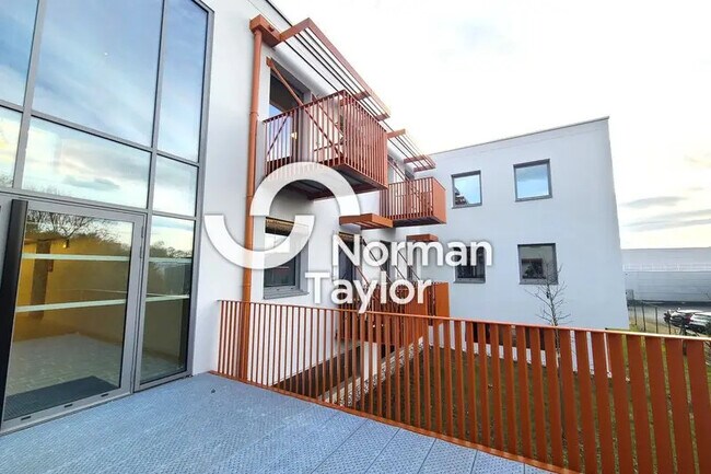 Plus de détails pour Bureau à vendre