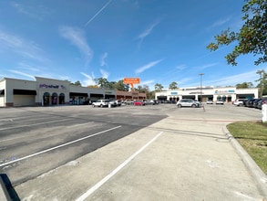5634 Fm 1960 Rd, Houston, TX à louer Photo de l’immeuble– Image 1 sur 2