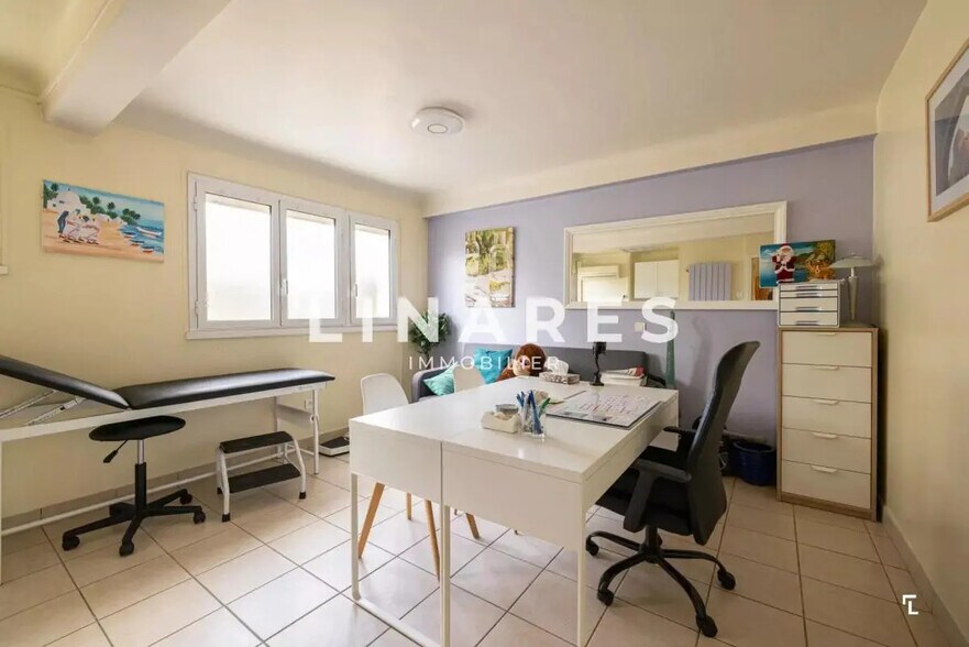 Bureau dans Aubagne à louer - Photo intérieure – Image 1 sur 11