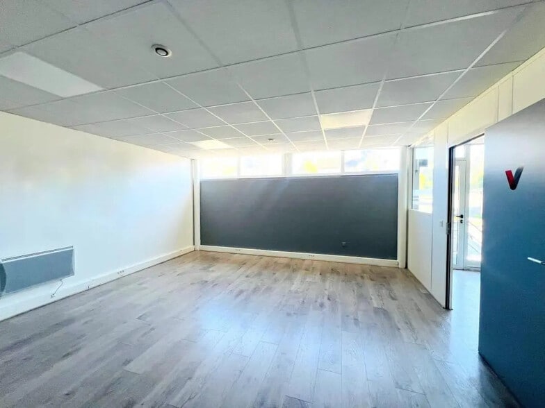 Bureau dans Maule à vendre - Photo intérieure – Image 3 sur 6