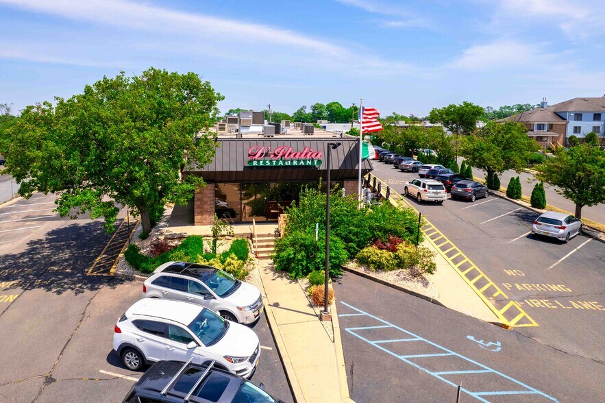 1500 Saint Georges Ave, Avenel, NJ à vendre - Photo de l’immeuble – Image 3 sur 9