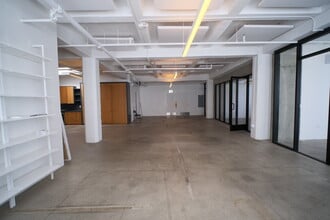 806 E 3rd St, Los Angeles, CA à louer Photo intérieure– Image 1 sur 6