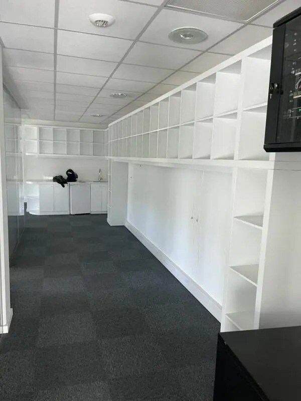 Plus de détails pour Bureau à vendre