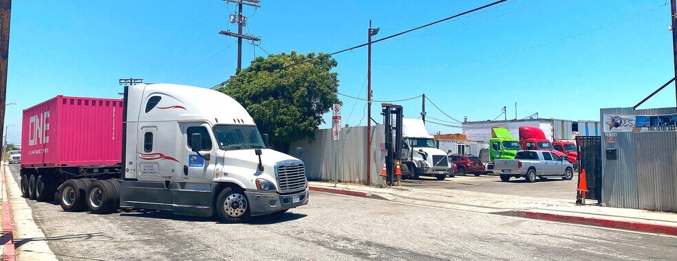 25124 Broadwell Ave, Harbor City, CA à louer - Photo de l’immeuble – Image 2 sur 9