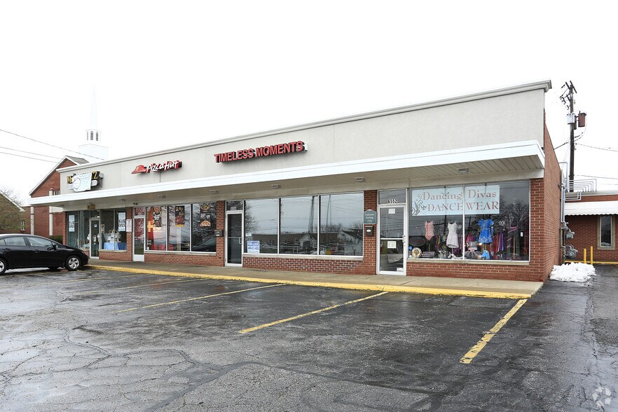 6550-6556 Royalton Rd, North Royalton, OH à louer - Photo de l’immeuble – Image 2 sur 13