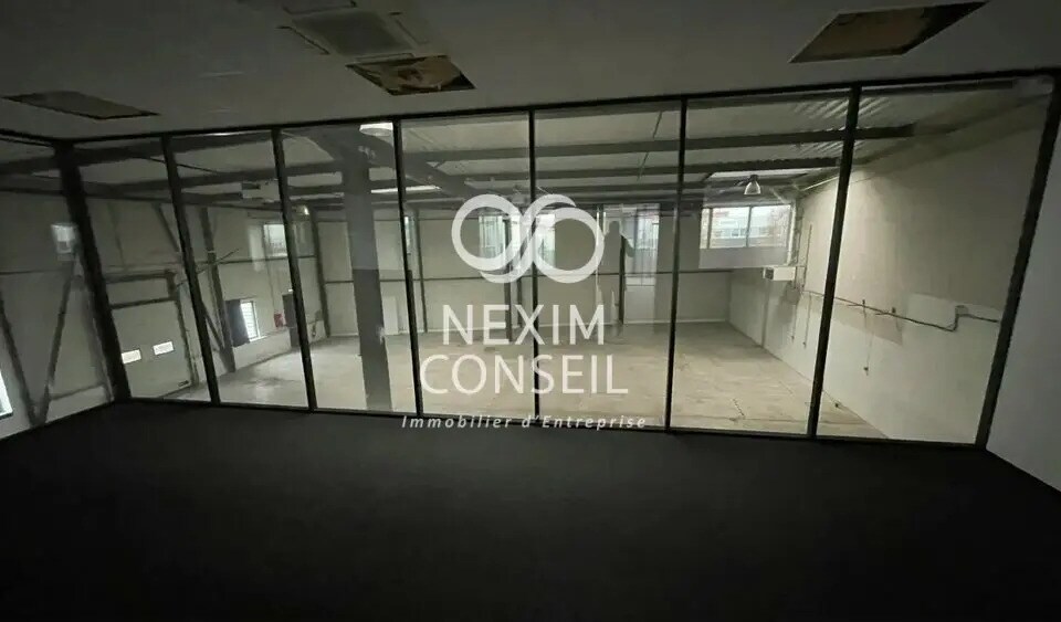 Local d’activités dans La Courneuve à louer - Photo de l’immeuble – Image 3 sur 7