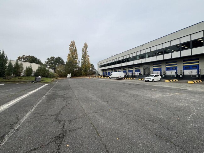 Plus de détails pour Industriel/Logistique à louer