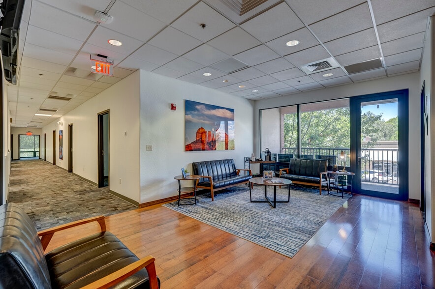 325 W Gurley St, Prescott, AZ à louer - Photo de l’immeuble – Image 3 sur 98