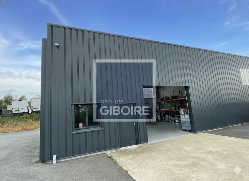 Industriel/Logistique dans Crevin à vendre - Photo de l’immeuble – Image 2 sur 7