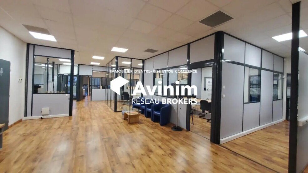 Industriel/Logistique dans Annecy à louer - Photo de l’immeuble – Image 2 sur 7