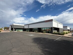 2450 W Broadway Rd, Mesa, AZ à louer Photo intérieure– Image 1 sur 17