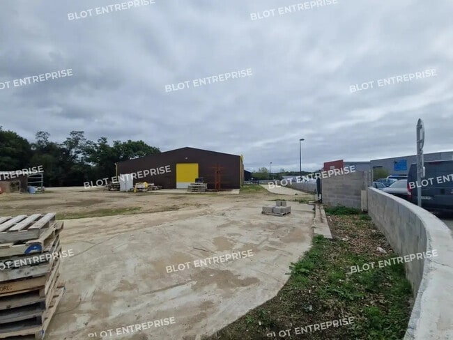 Plus de détails pour Bureau, Local d'activités à louer