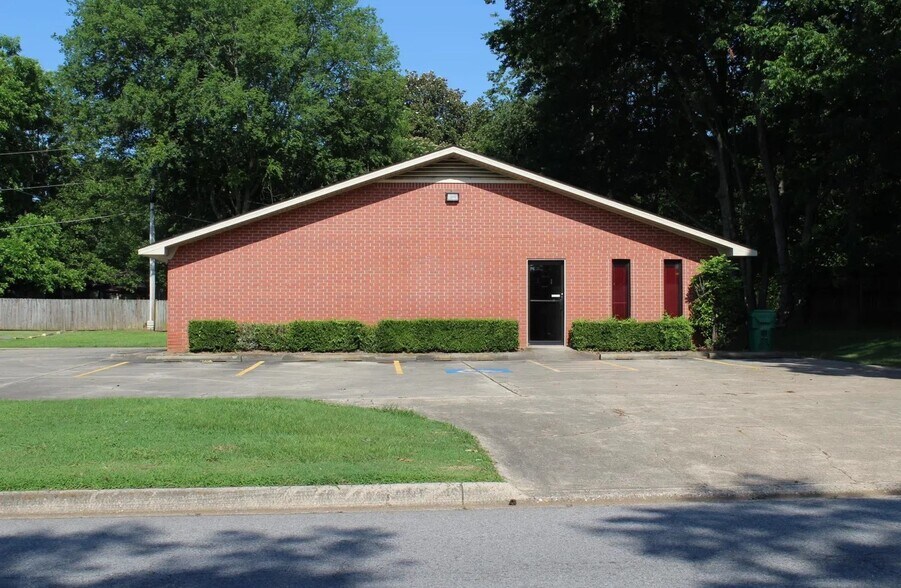 527 N Main St, Nashville, AR à vendre - Photo de l’immeuble – Image 1 sur 3