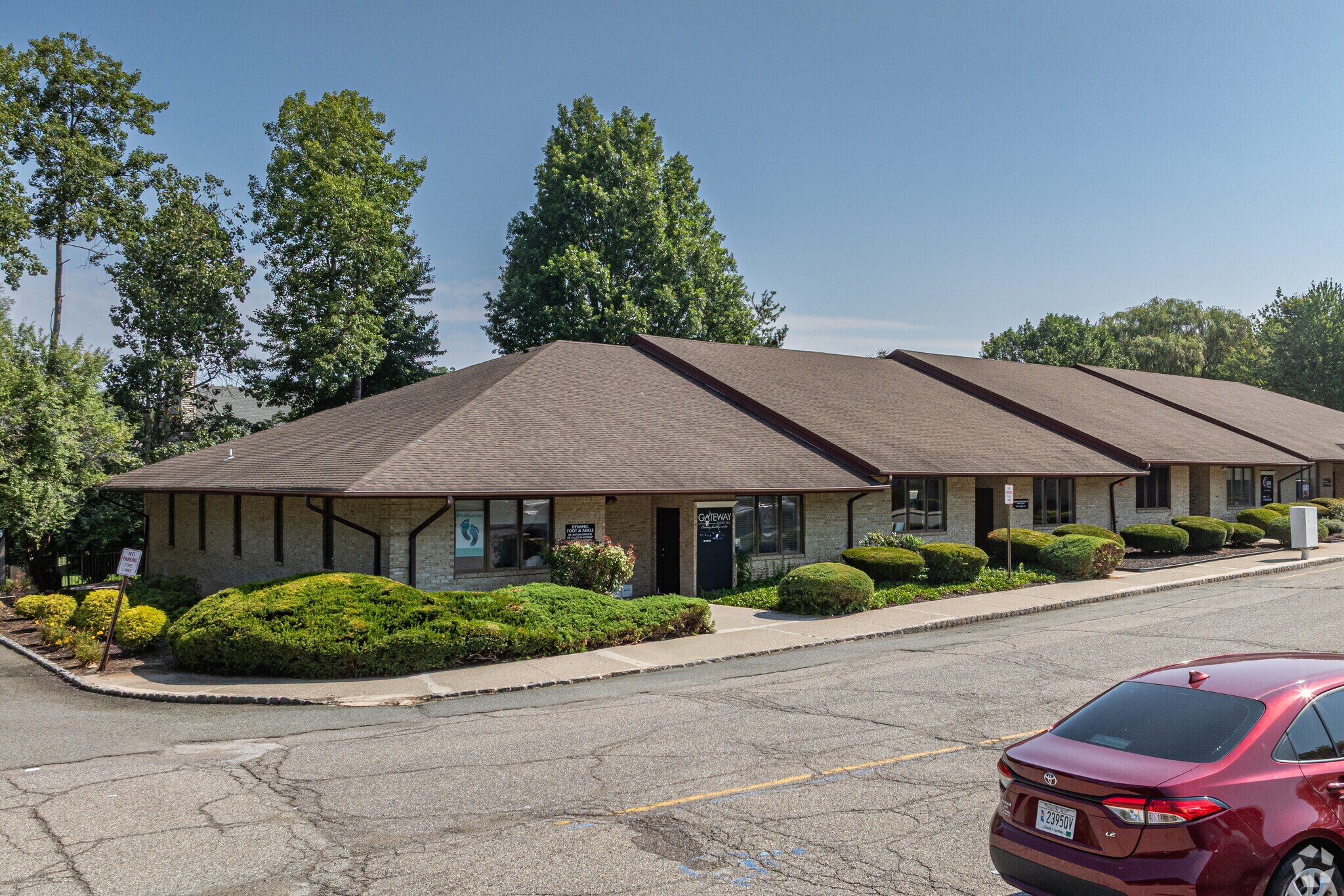 121 Center Grove Rd, Randolph, NJ à louer Photo principale– Image 1 sur 5