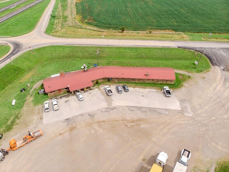 18400 E B Hwy, Sheldon, MO à vendre - Photo principale – Image 1 sur 67