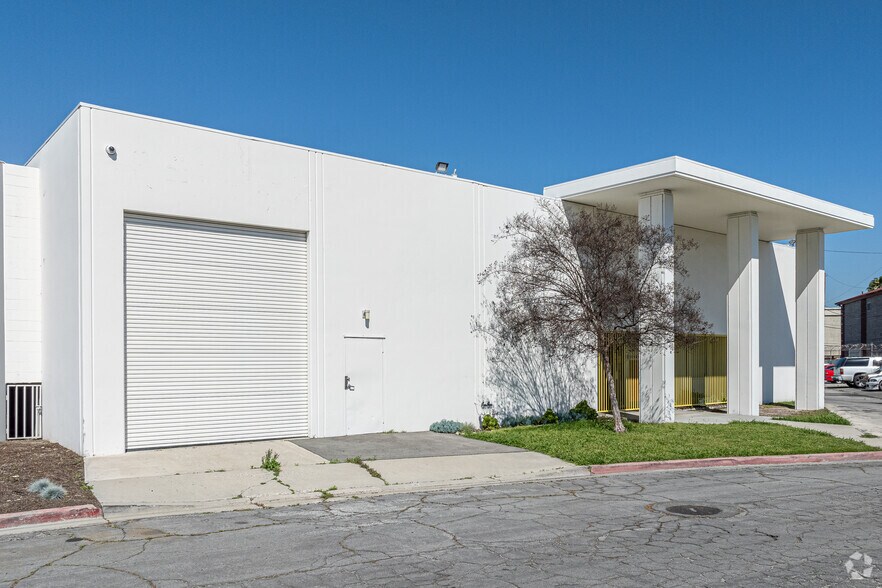 17160 Alburtis Ave, Artesia, CA à louer - Photo de l’immeuble – Image 3 sur 6