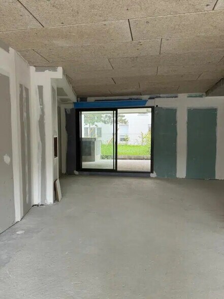 Local d’activités dans Pomponne à louer - Photo de l’immeuble – Image 2 sur 7