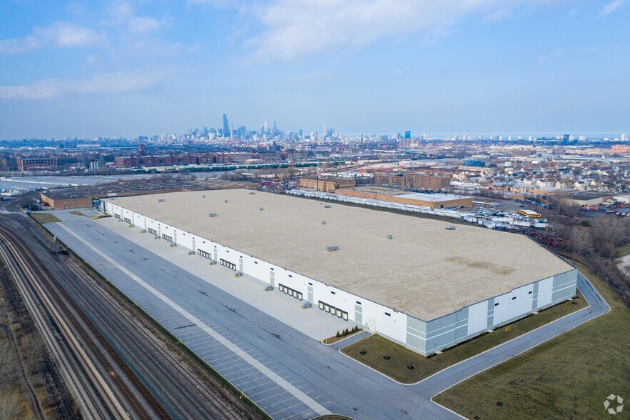 2075 W 43rd St, Chicago, IL à louer - Aérien – Image 3 sur 11