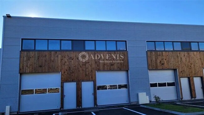 Plus de détails pour Local d’activités à vendre
