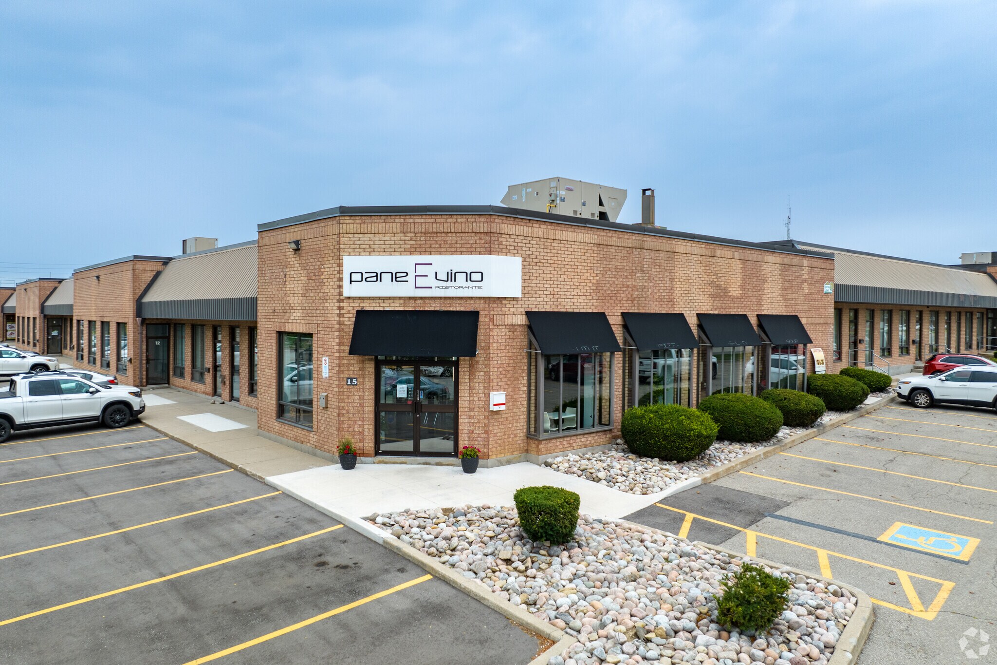 151 Brunel Rd, Mississauga, ON à louer Photo principale– Image 1 sur 5