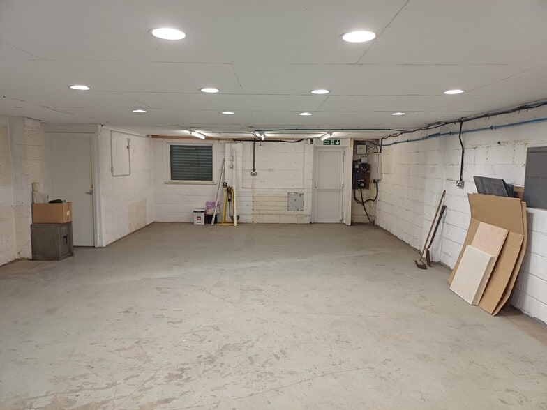 Unit 19 Grovebury Rd, Leighton Buzzard à louer - Photo intérieure – Image 2 sur 5