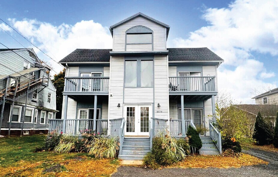1079 Broad St, Meriden, CT à vendre - Photo de l’immeuble – Image 1 sur 14