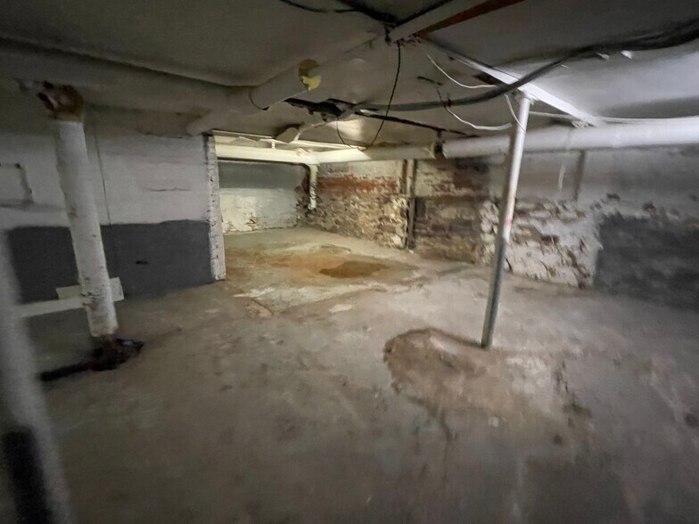 666 Dumont Ave, Brooklyn, NY à louer - Photo de l’immeuble – Image 3 sur 9