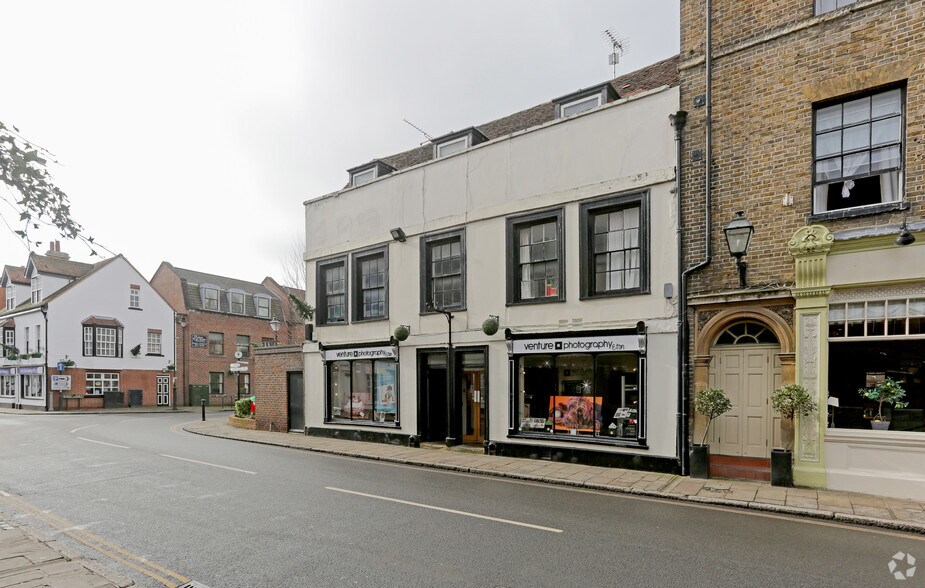 109 High St, Windsor à louer - Photo de l’immeuble – Image 2 sur 2