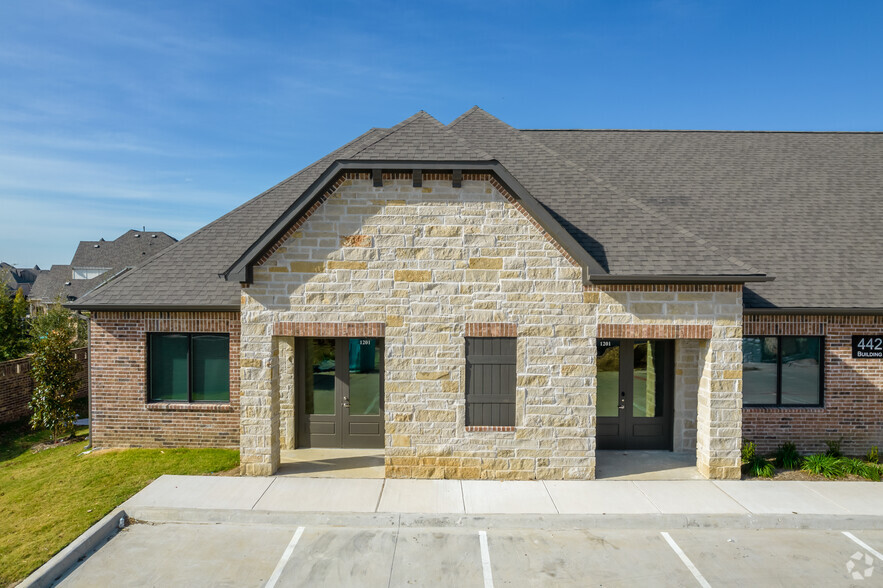 4425 Plano Pky, Carrollton, TX à louer - Photo de l’immeuble – Image 3 sur 10