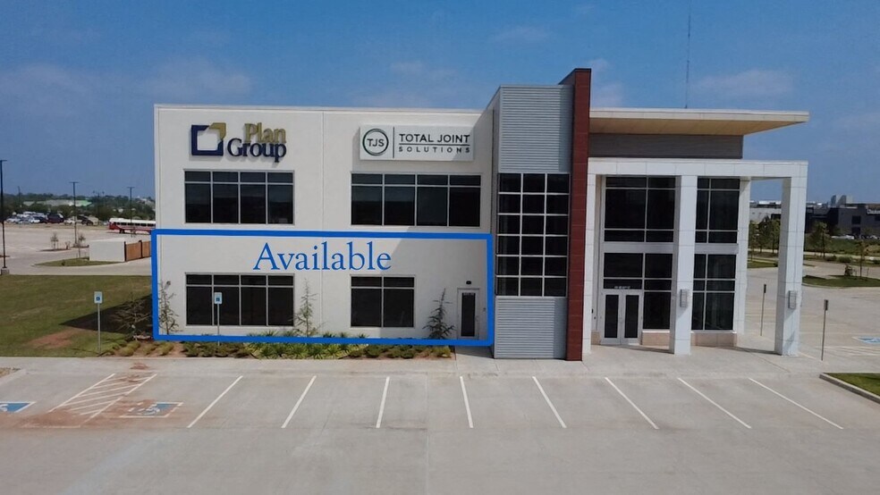 101 NE 82nd St, Oklahoma City, OK à louer - Photo de l’immeuble – Image 1 sur 6