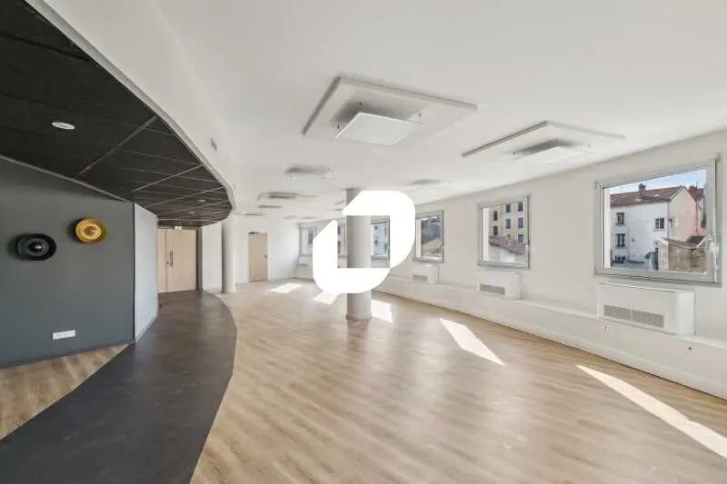 Bureau dans Villeurbanne à louer - Photo de l’immeuble – Image 2 sur 22