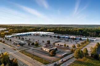 Plus de détails pour 1790-2000 Diamond Hill Rd, Woonsocket, RI - Local commercial à louer