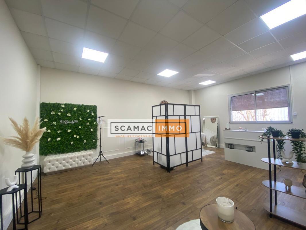 Bureau dans Montigny-le-Bretonneux à louer Photo de l’immeuble– Image 1 sur 16