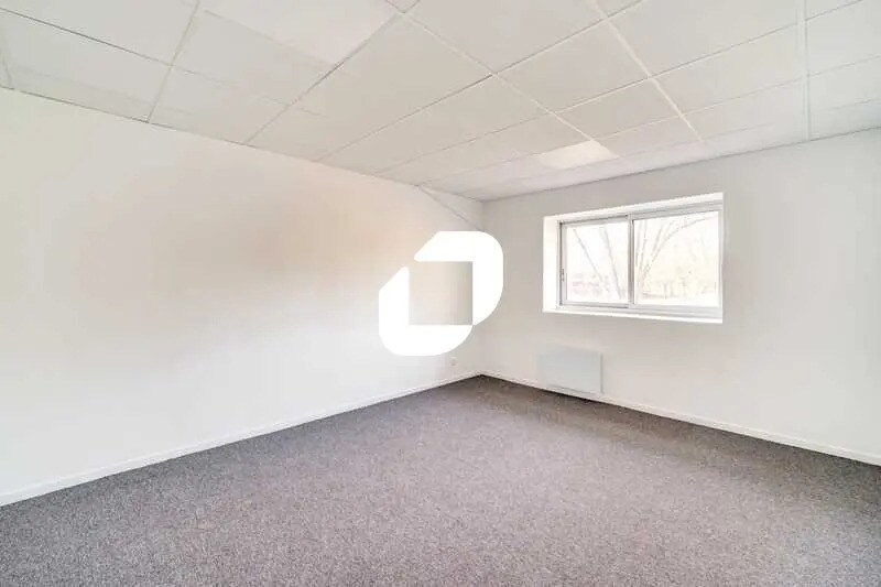 9 Rue Des Cerisiers, Lisses à louer - Photo de l’immeuble – Image 3 sur 6