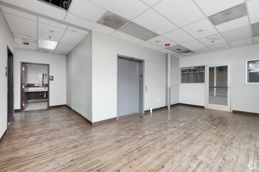 2250 S Barrington Ave, Los Angeles, CA à vendre - Photo intérieure – Image 3 sur 20