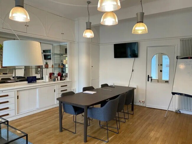Plus de détails pour Local commercial à louer