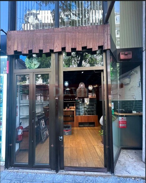 Local commercial dans Barcelone, Barcelona à louer - Photo intérieure – Image 2 sur 5