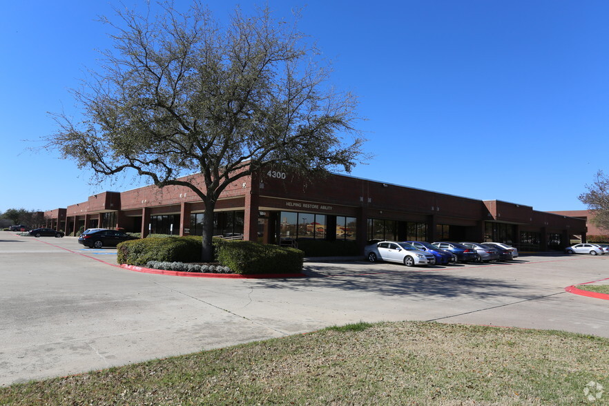 4300 Beltway Pl, Arlington, TX à louer - Photo de l’immeuble – Image 1 sur 14
